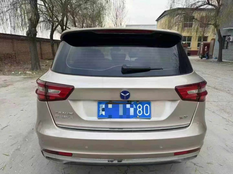 保定19年君马汽车S709