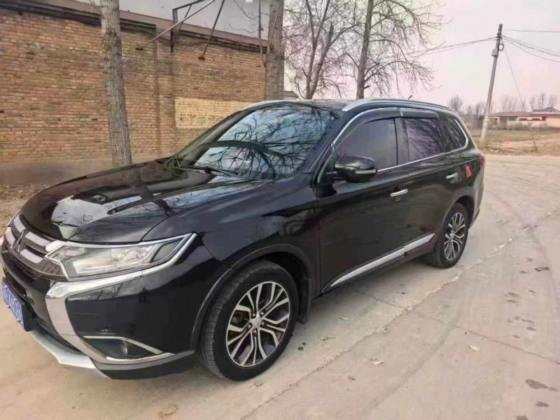 保定16年三菱欧蓝德2