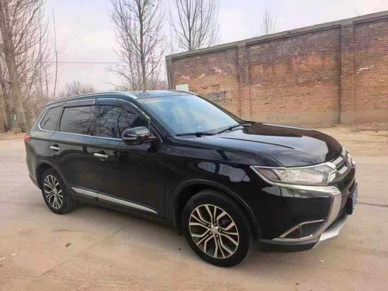 保定16年三菱欧蓝德3