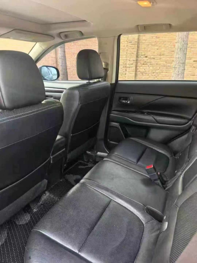 保定16年三菱欧蓝德5