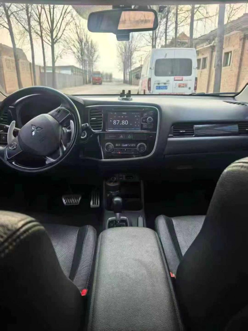 保定16年三菱欧蓝德6