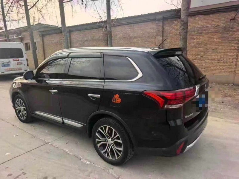 保定16年三菱欧蓝德7