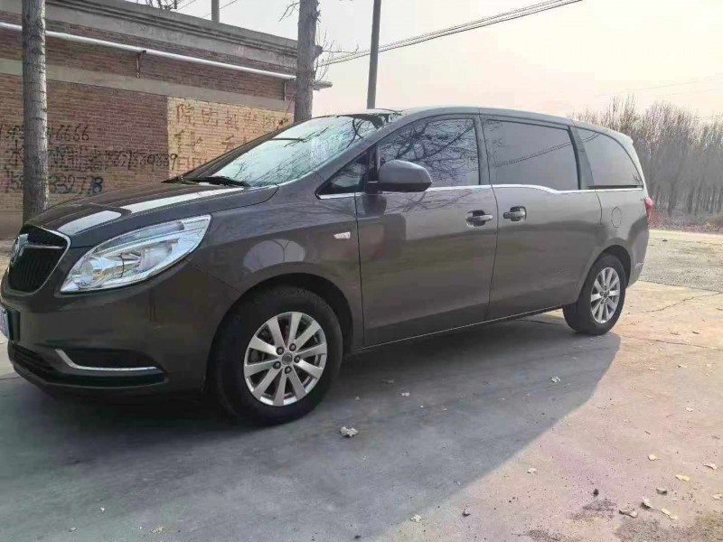 保定18年别克GL82