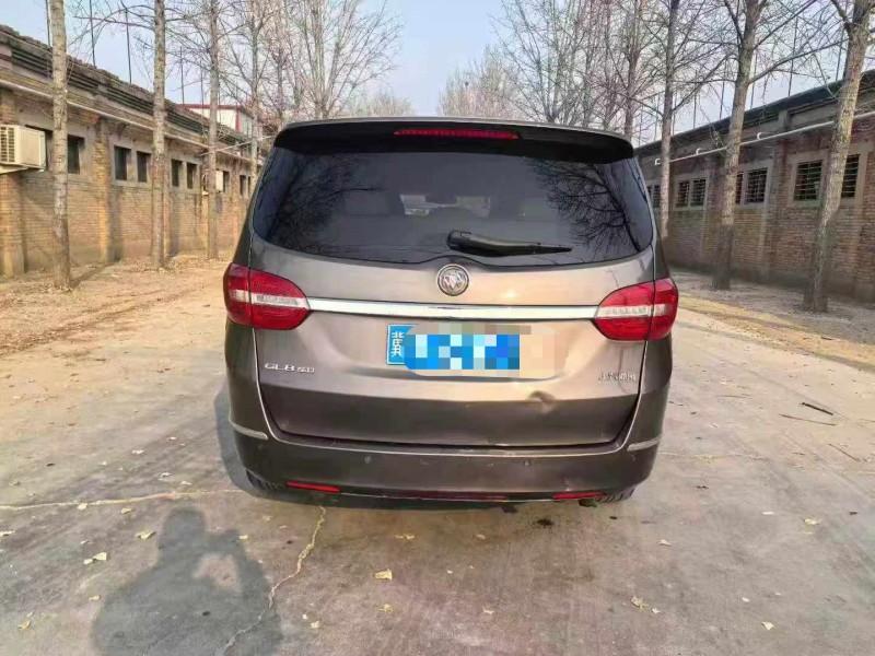 保定18年别克GL89