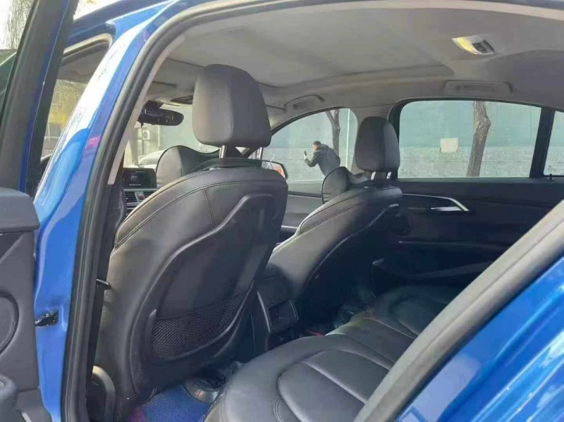 保定18年宝马1系6