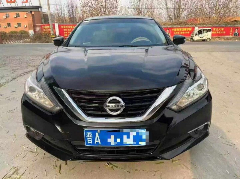 保定18年日产天籁1