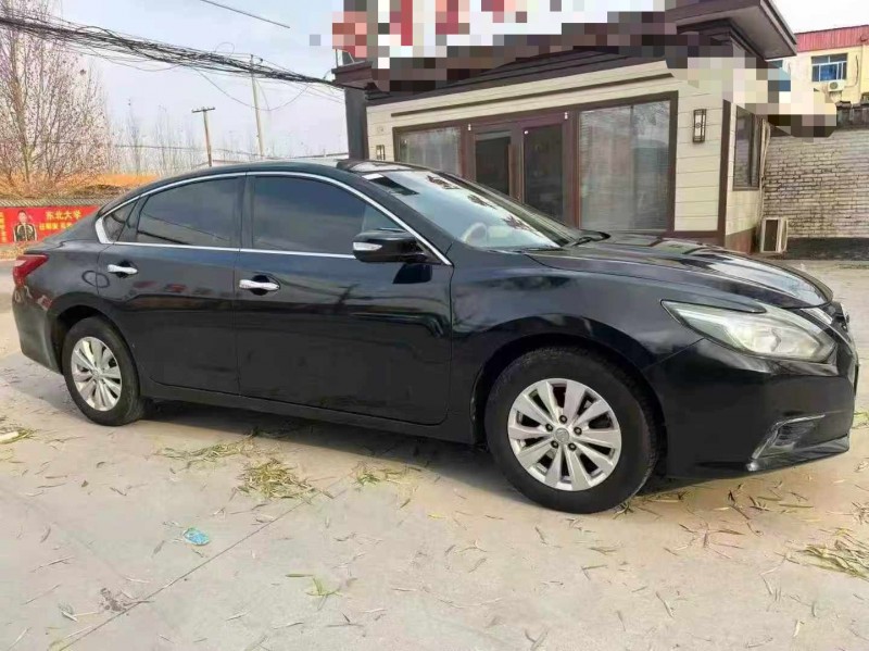 保定18年日产天籁2