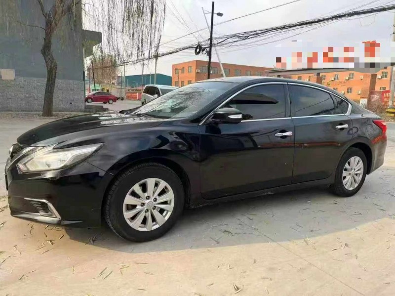 保定18年日产天籁3