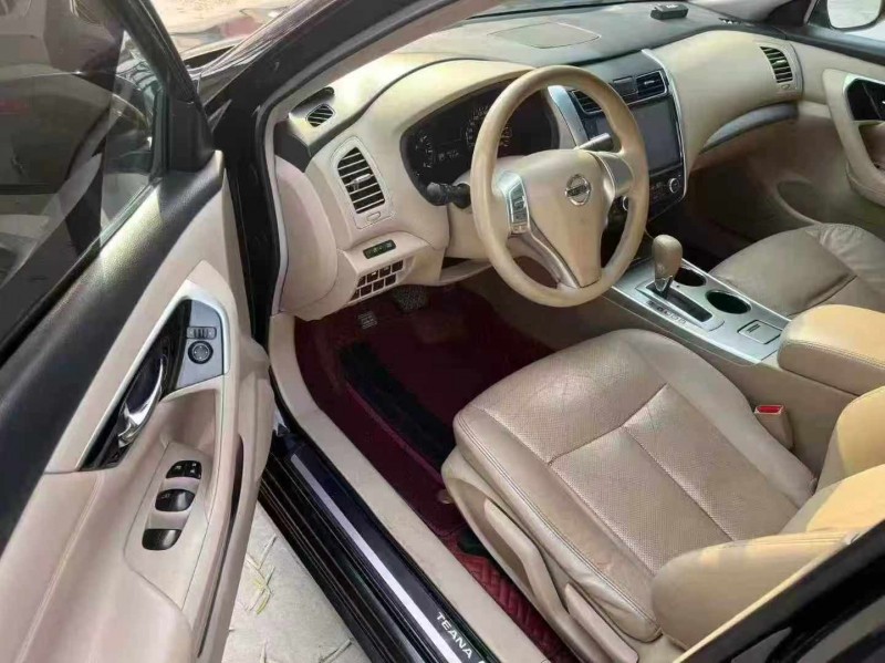 保定18年日产天籁4