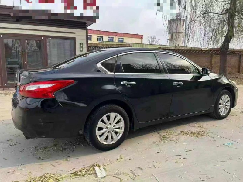 保定18年日产天籁7