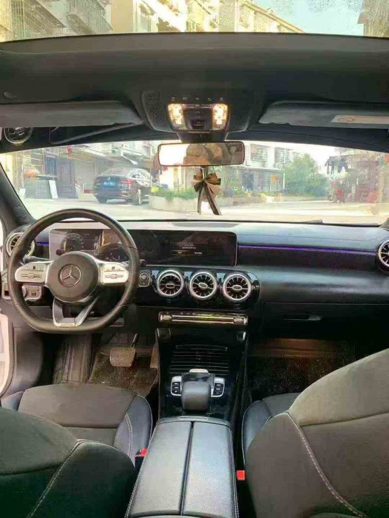 张家界20年奔驰A6