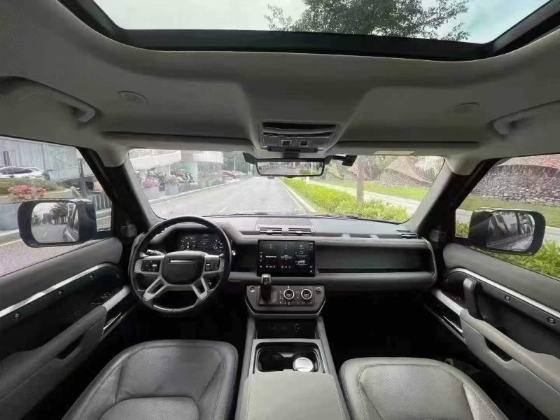 深圳22年路虎卫士4