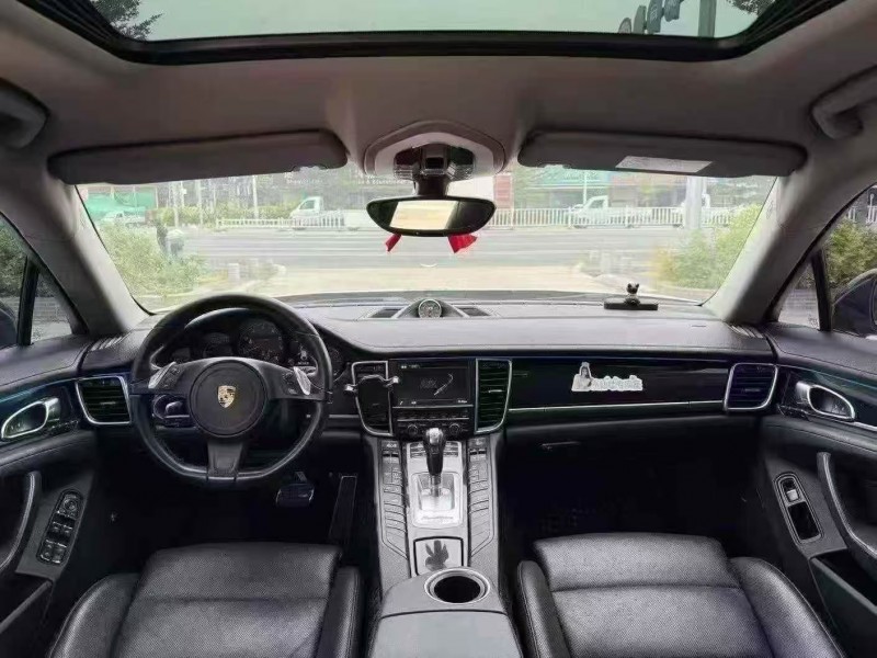 广州16年保时捷帕拉梅拉5