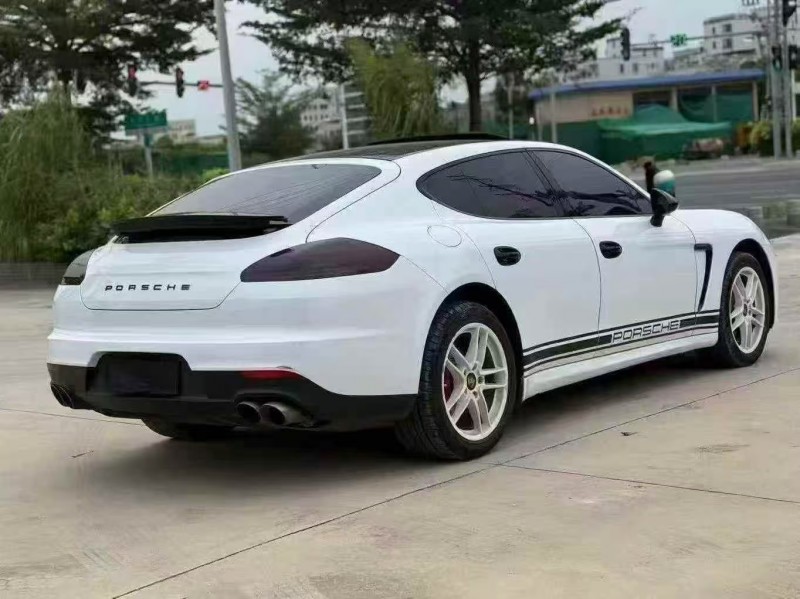 广州16年保时捷帕拉梅拉8