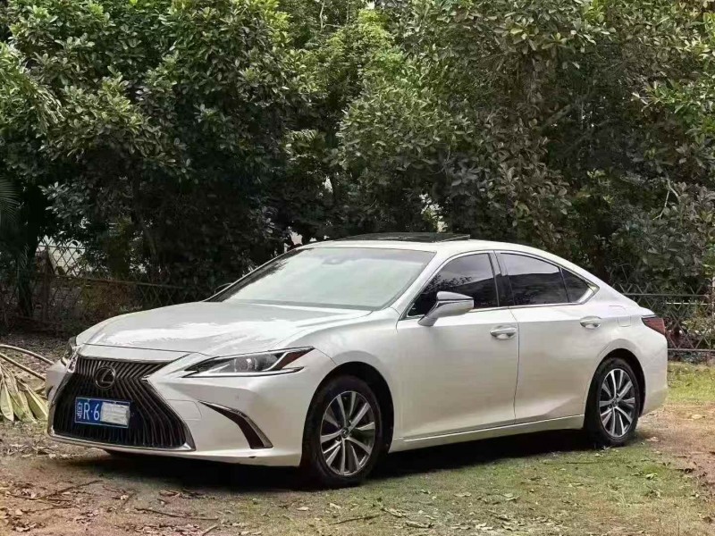 广州19年雷克萨斯ES3