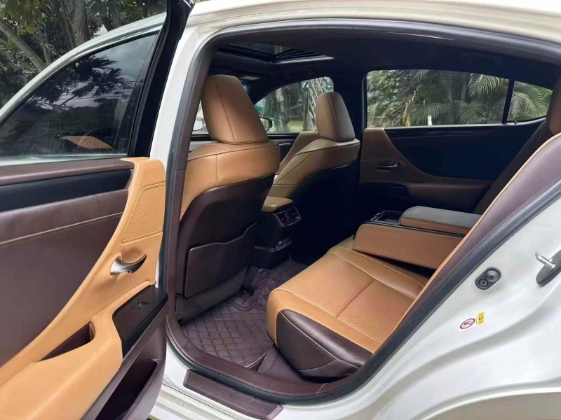 广州19年雷克萨斯ES6