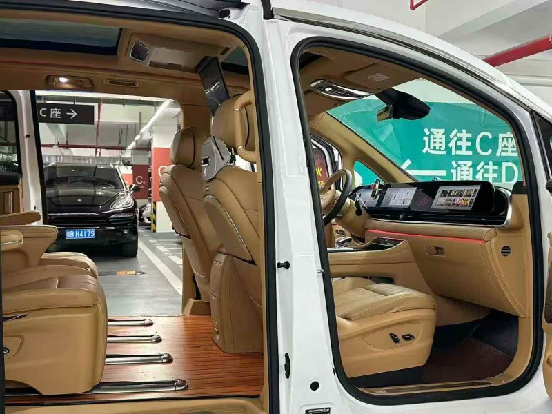 广州24年岚图汽车梦想家5