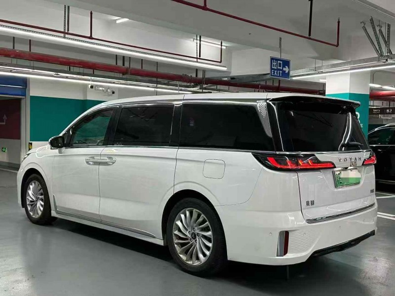 广州24年岚图汽车梦想家7