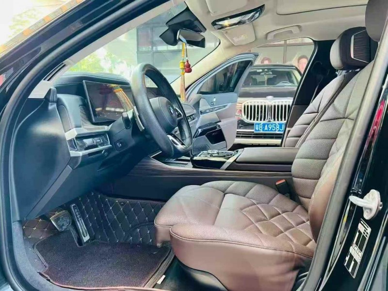 深圳24年宝马7系4