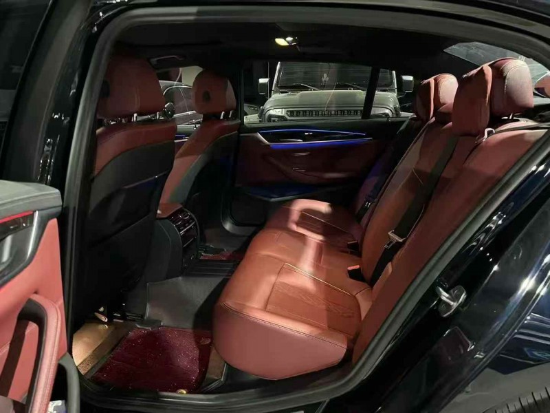 广州22年宝马5系8