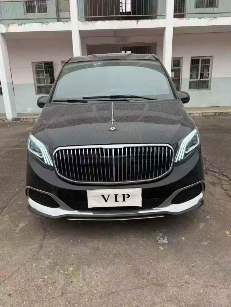 广州23年奔驰威霆1