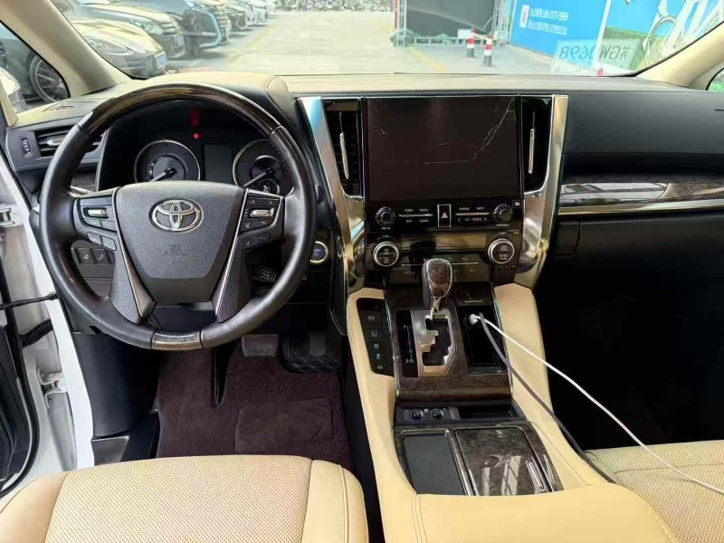 广州23年丰田埃尔法6