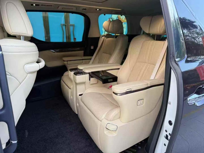 广州23年丰田埃尔法7