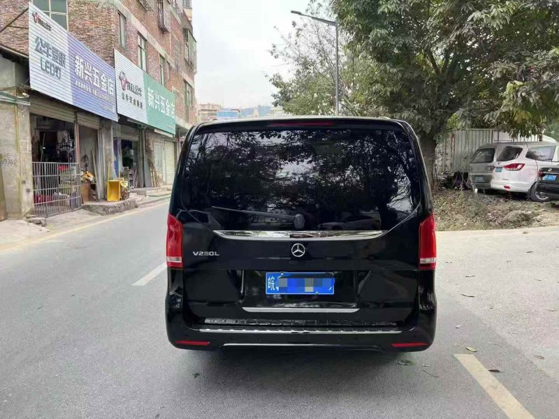 广州21年奔驰V9