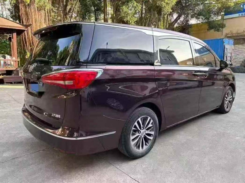 广州18年别克GL82