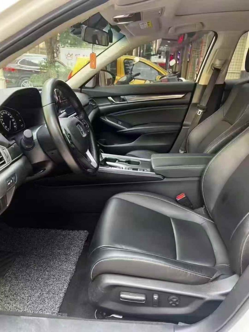 广州22年本田雅阁6