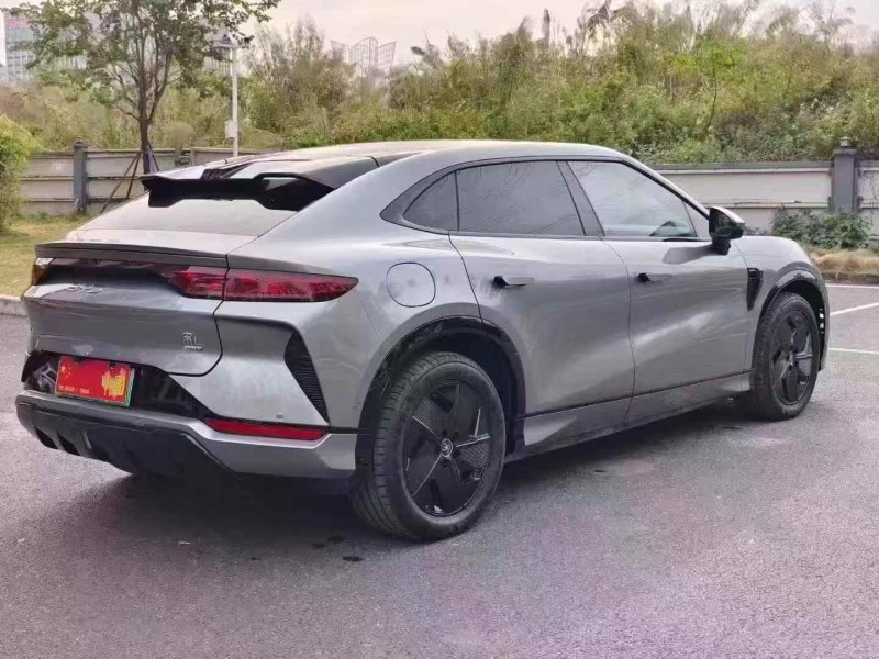 广州25年比亚迪宋新能源8