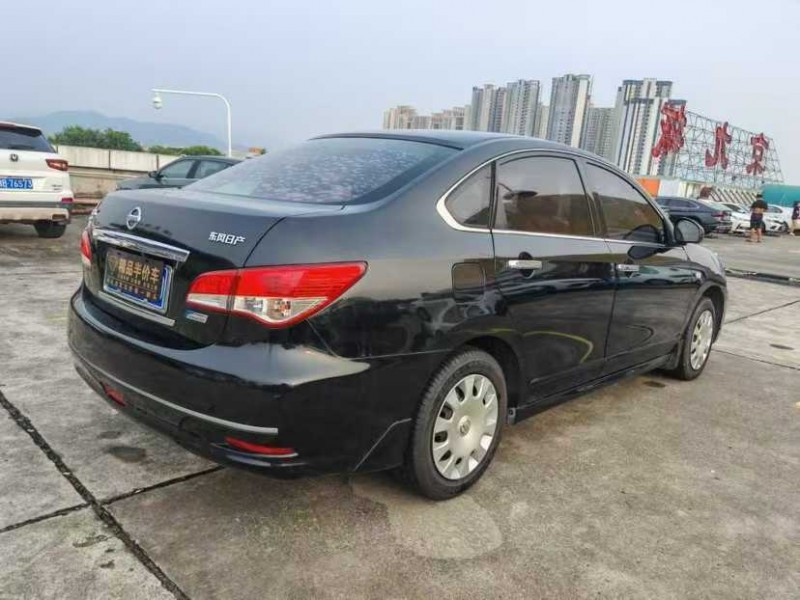 东莞18年日产轩逸5