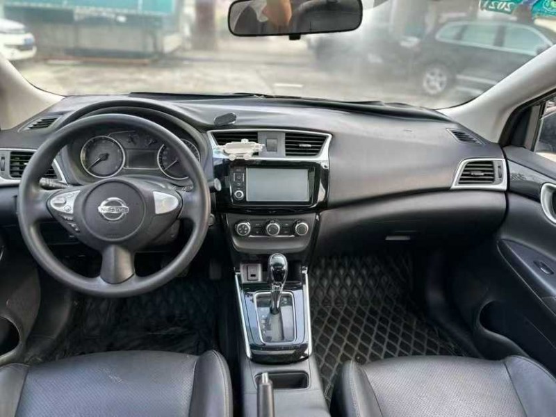 东莞17年日产轩逸5