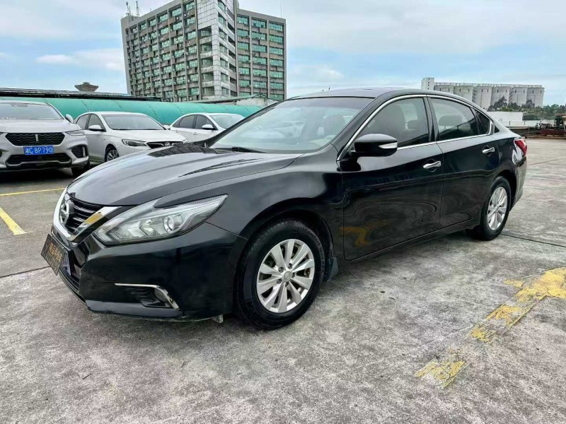 东莞18年日产天籁3