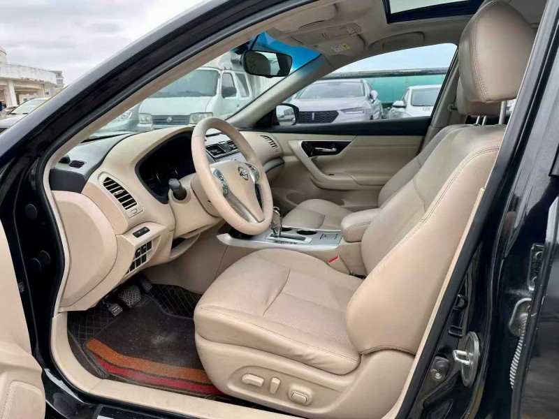 东莞18年日产天籁4