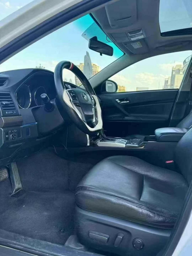 吉林17年丰田锐志6