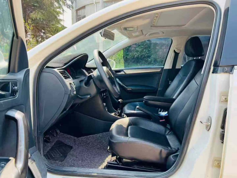 烟台15年大众桑塔纳6