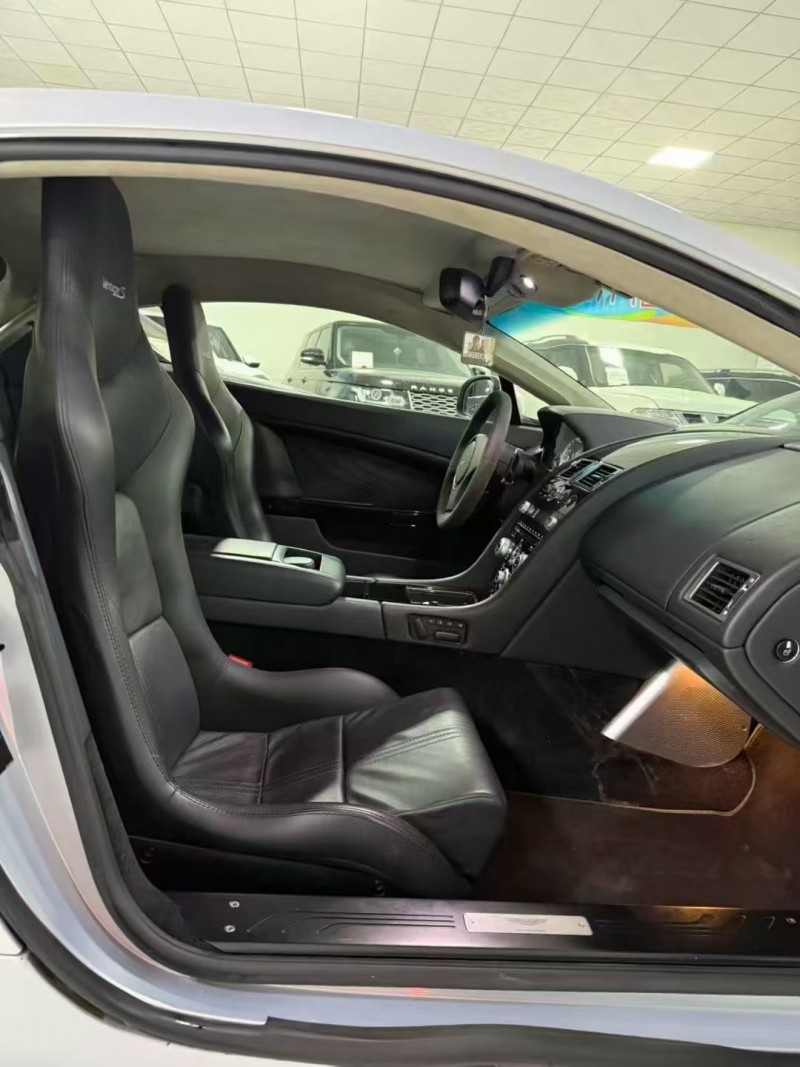 廊坊13年阿斯顿·马丁V8 Vantage4