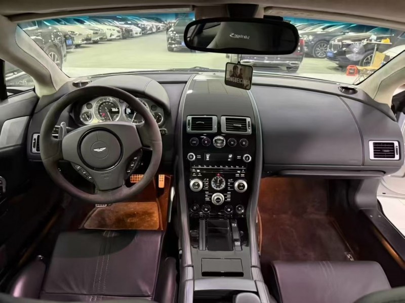 廊坊13年阿斯顿·马丁V8 Vantage5