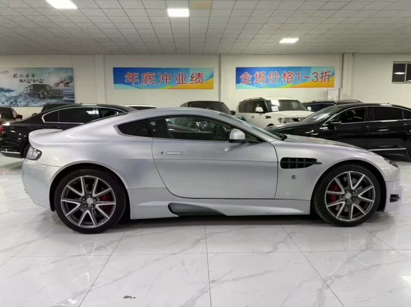 廊坊13年阿斯顿·马丁V8 Vantage6
