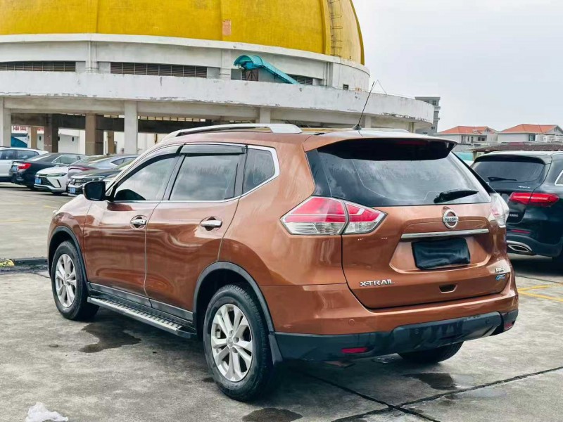 东莞14年日产奇骏8