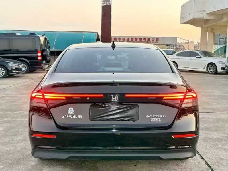 东莞23年本田雅阁8