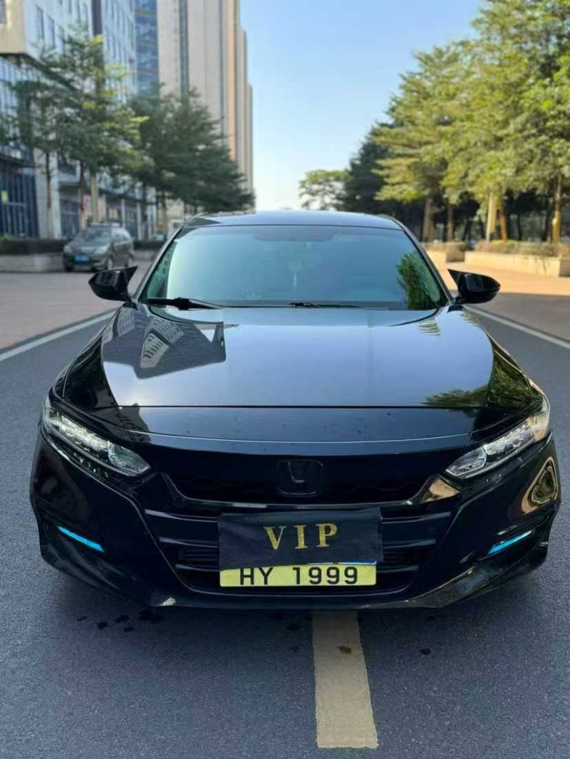 东莞18年本田雅阁1