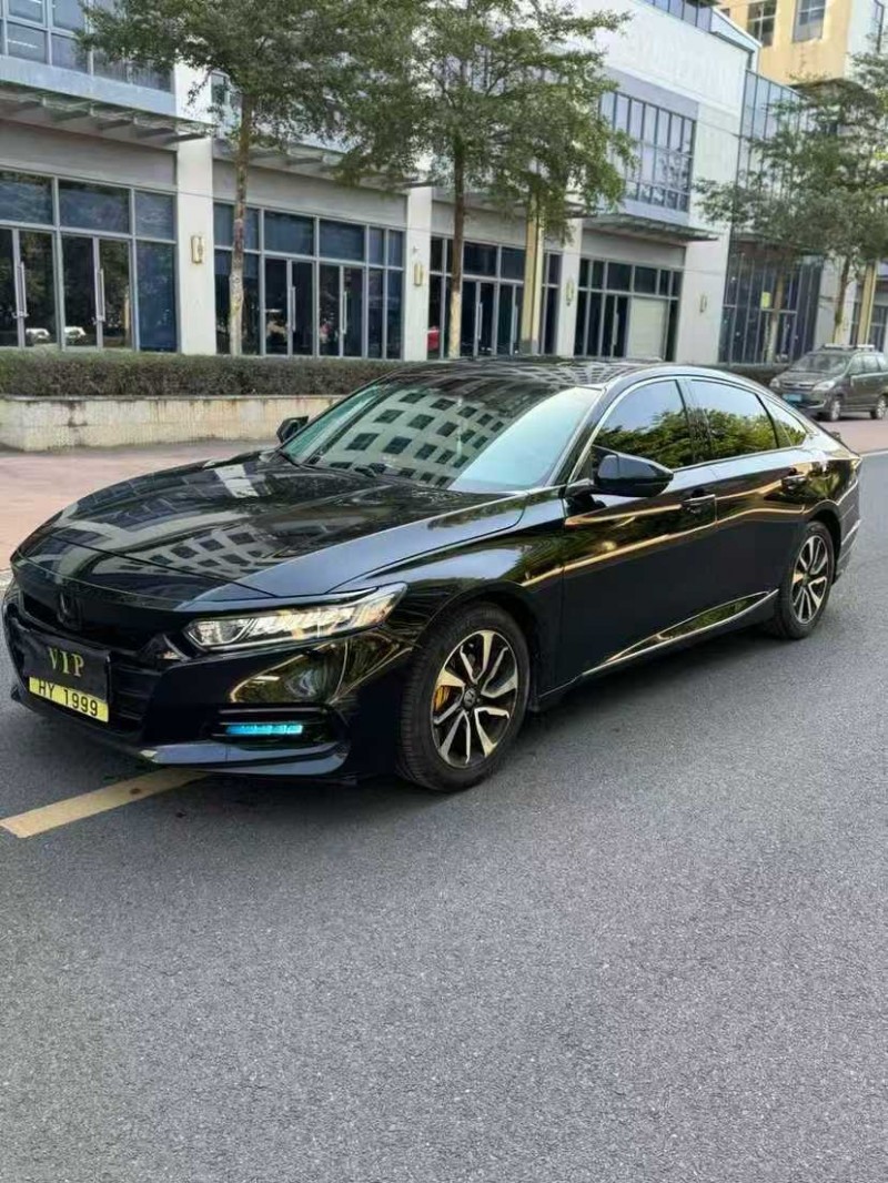 东莞18年本田雅阁3