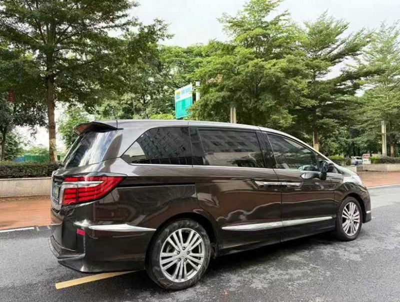 东莞18年本田艾力绅9