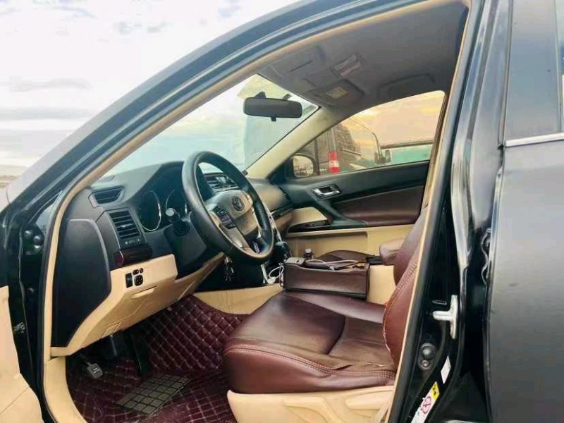 东莞12年丰田锐志4