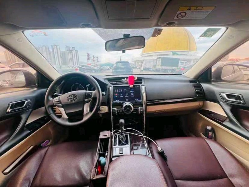 东莞12年丰田锐志6