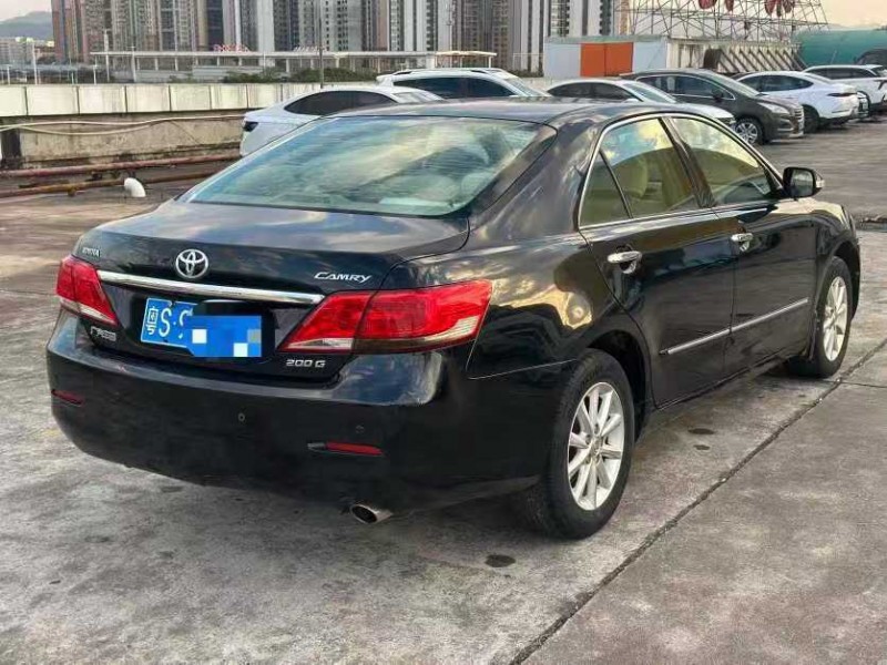 东莞11年丰田凯美瑞7