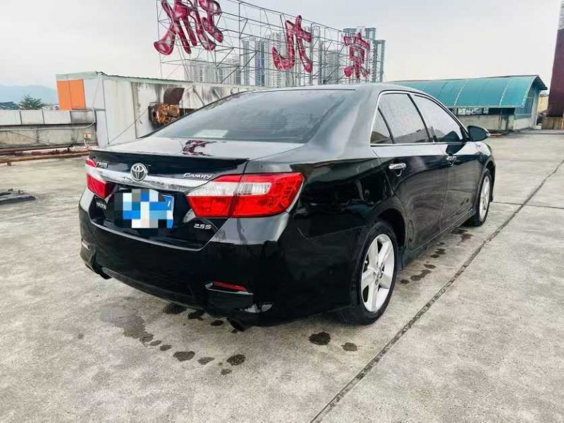 东莞12年丰田凯美瑞7