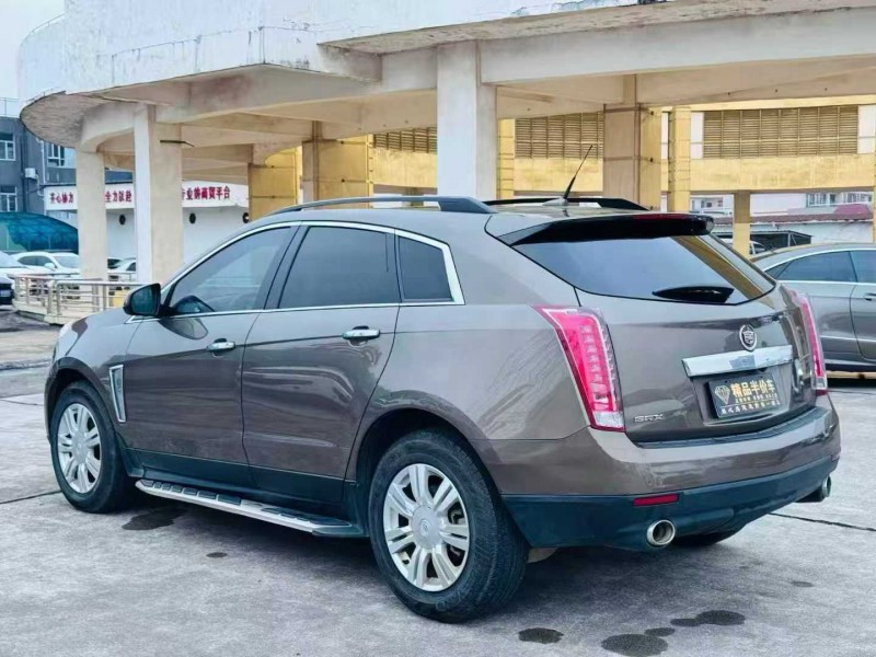 东莞15年凯迪拉克SRX7